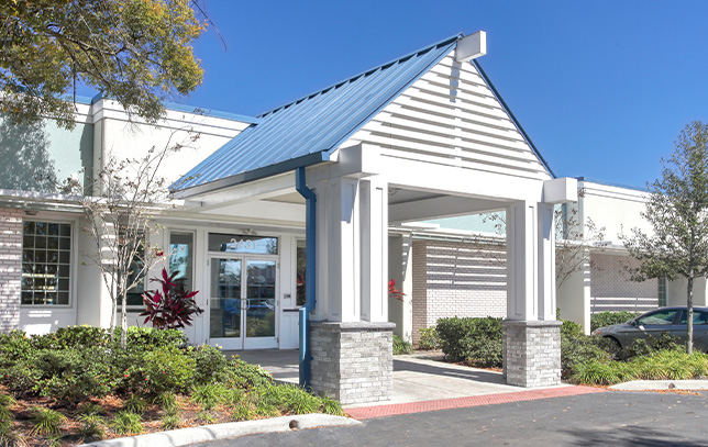 Exterior building of Evolve in Orlando with veterans drug rehab program Palm Beach